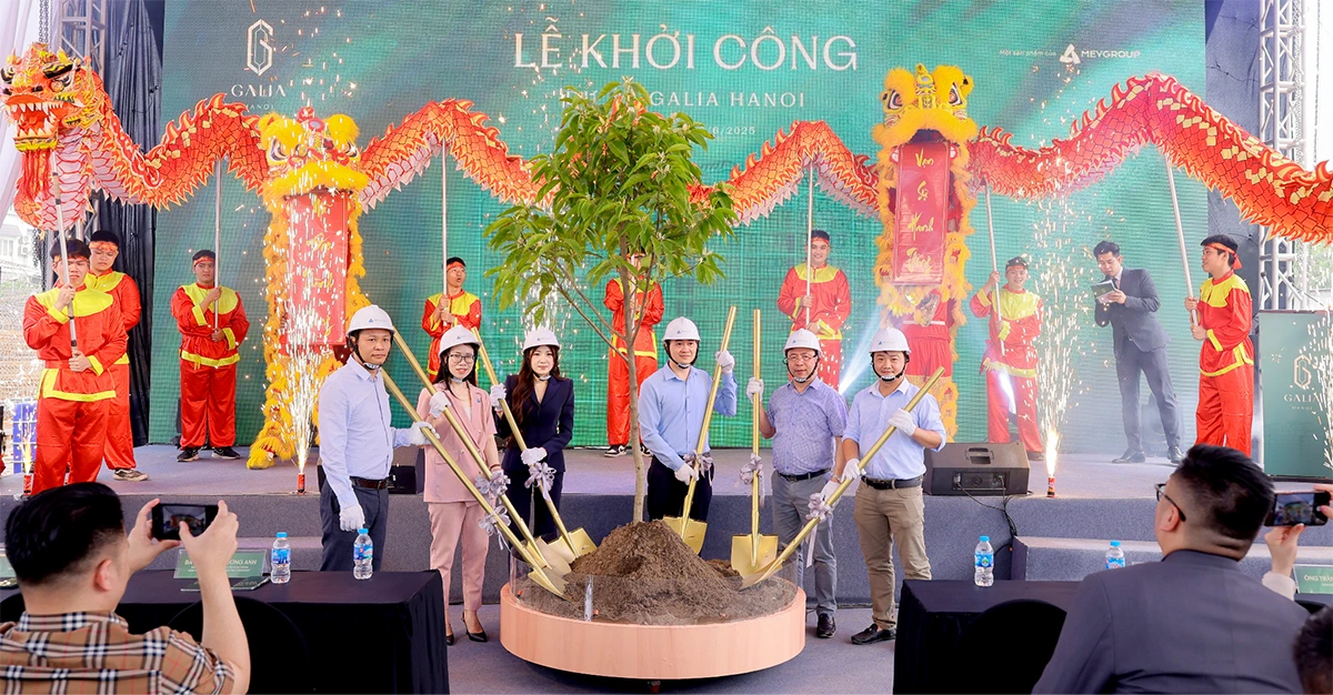 Các đại diện tham gia thực hiện nghi thức khởi công dự án Galia Hanoi